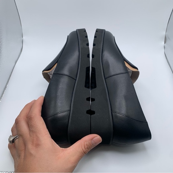 NWOB Vionic Womens Kensley Leather Slip On Loafers size 7 black leather 1083 - Picture 10 of 10